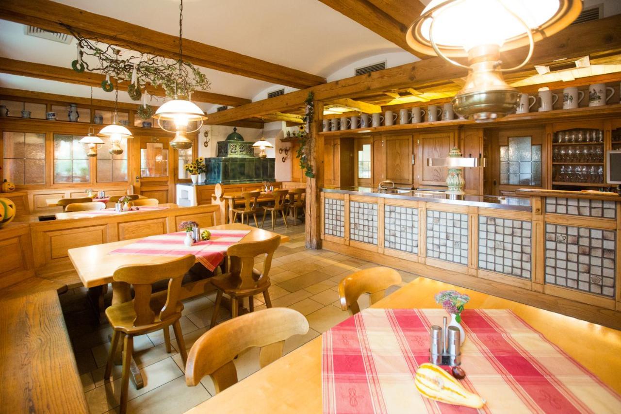 Landgasthof Geser Sarching Exteriör bild